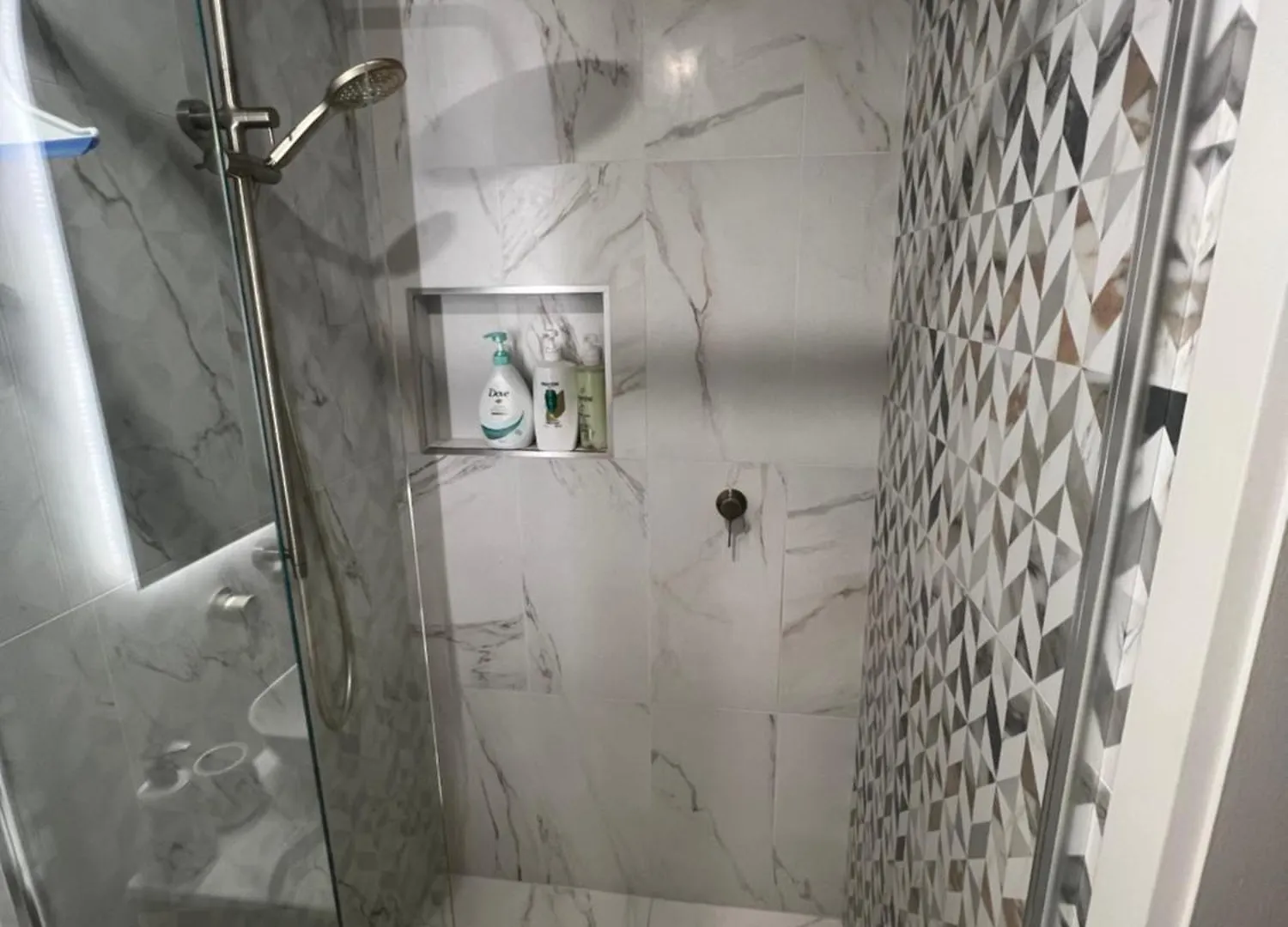 Adelaide Cbd Apartment - 3Br, 2Bath & Carpark