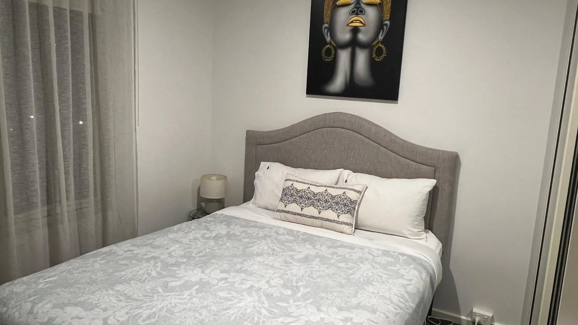 Adelaide Cbd Apartment - 3Br, 2Bath & Carpark Austrália